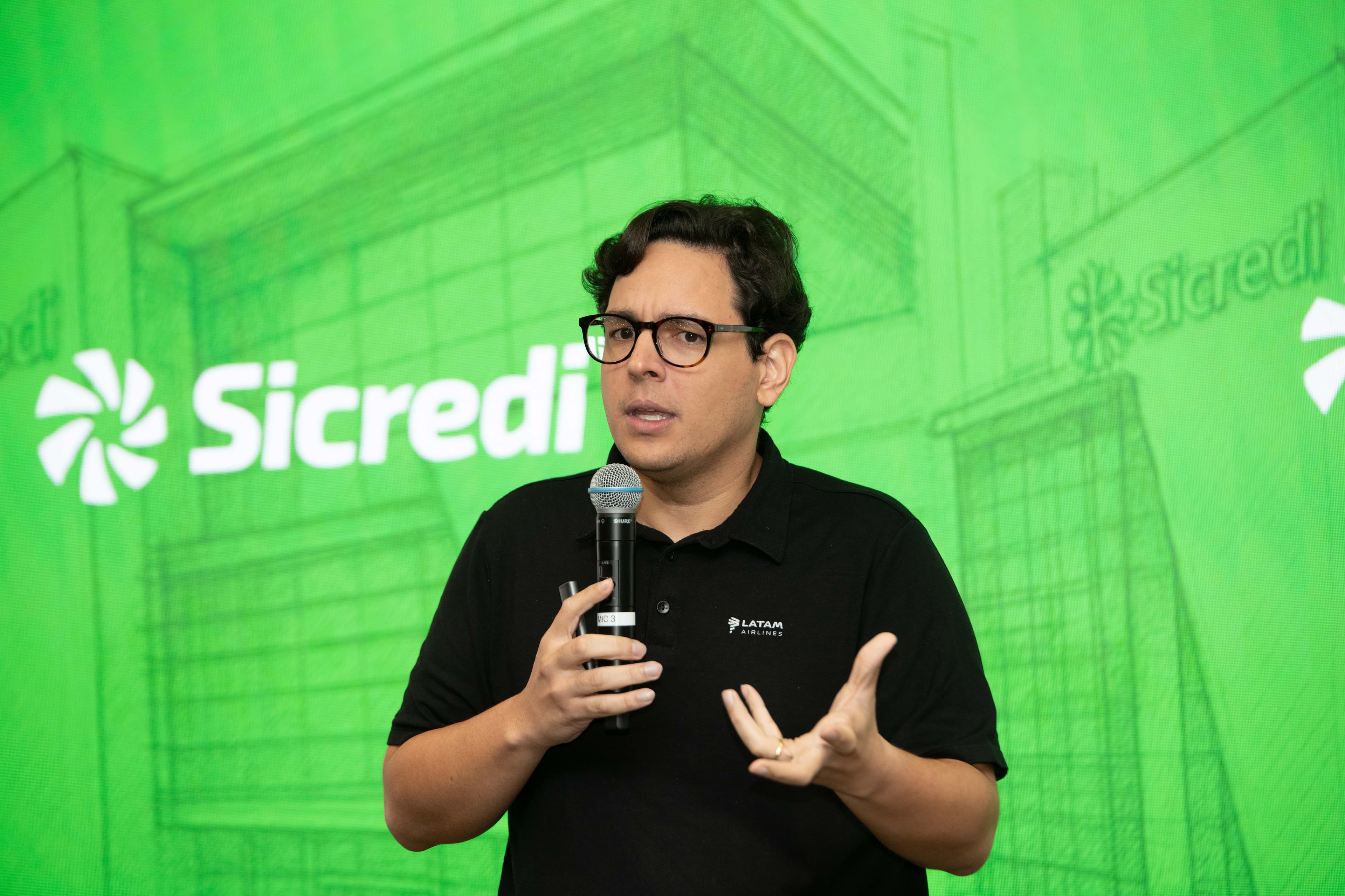Aurimar Nogueira palestrando no Summit de Inovacao Sicredi