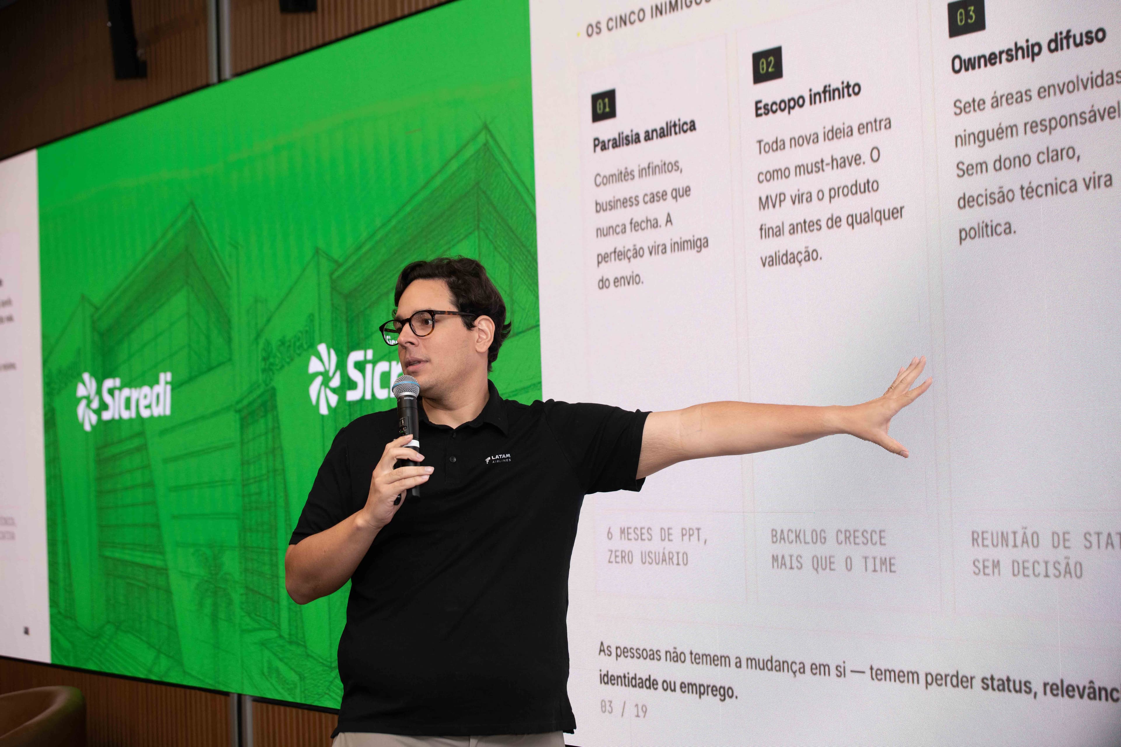 Aurimar Nogueira apresentando os 5 inimigos da inovacao corporativa